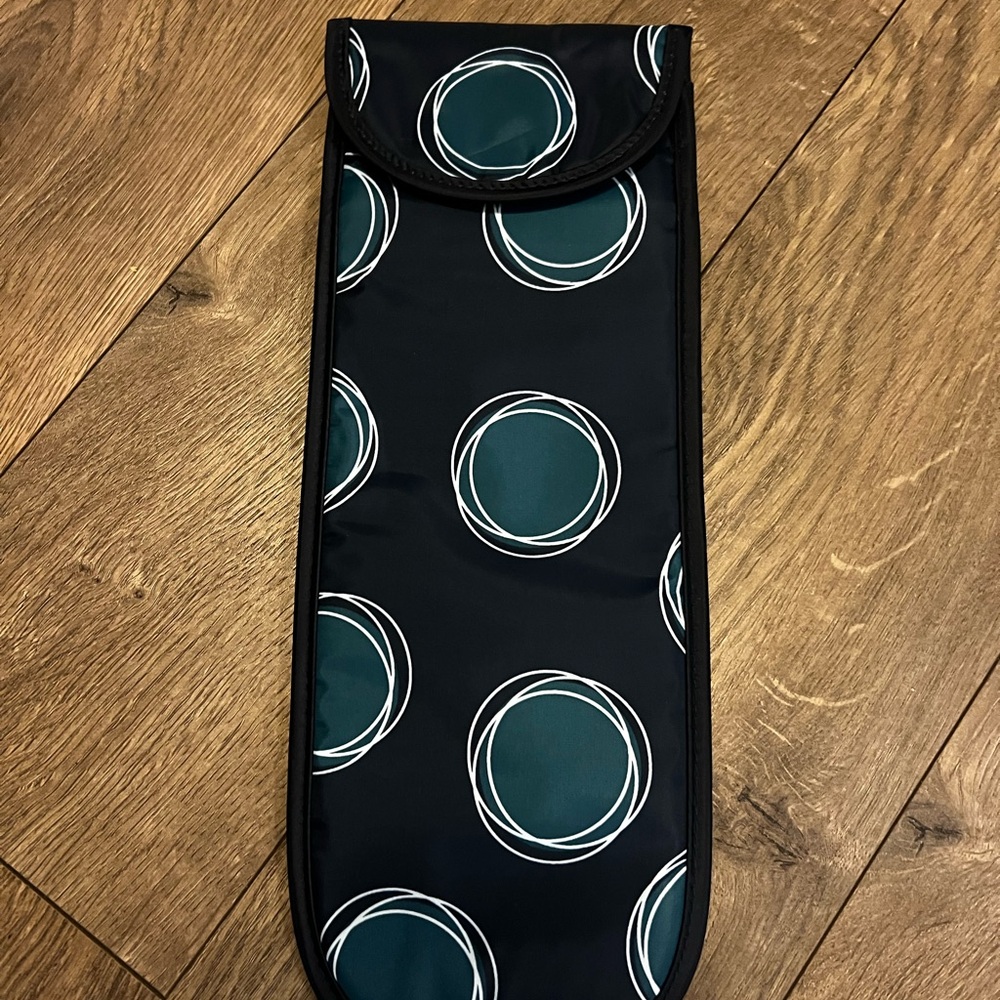 Thirty-One gifts style and sleeve in La-Di-Dot